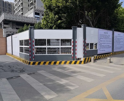 【旭東鋼構(gòu)】想要減少施工的噪音影響，工程施工圍擋必須要選好